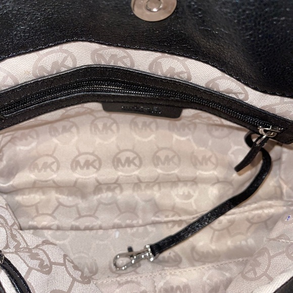 Micheal Kors shoulder bag - Picture 7 of 9